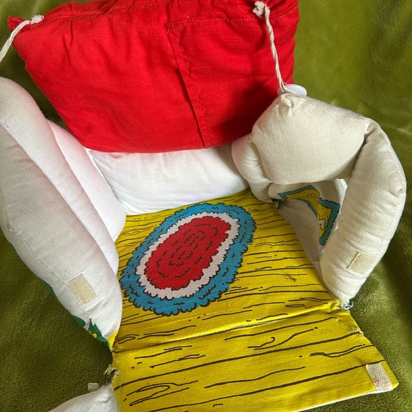 Vintage 80s Snoopy Dog House Plush - Picture 3 of 3